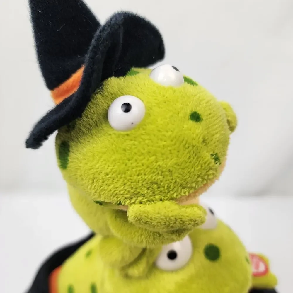 Hallmark Animated Halloween Trembling Toads Stew Pot Singing Lighted Frogs Plush